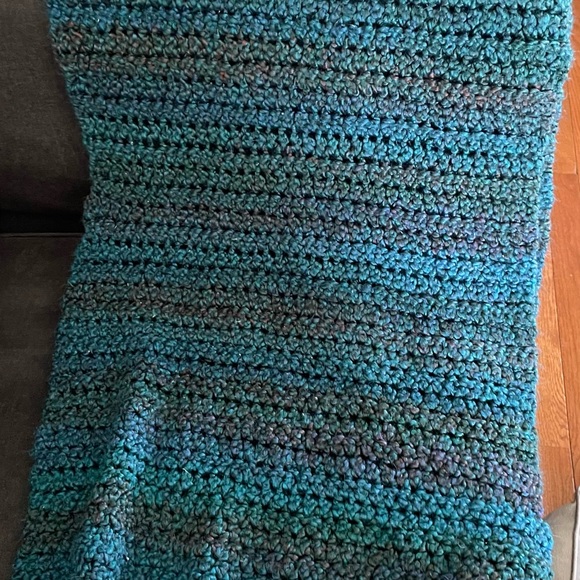 Hand crochet shawl - Picture 3 of 4